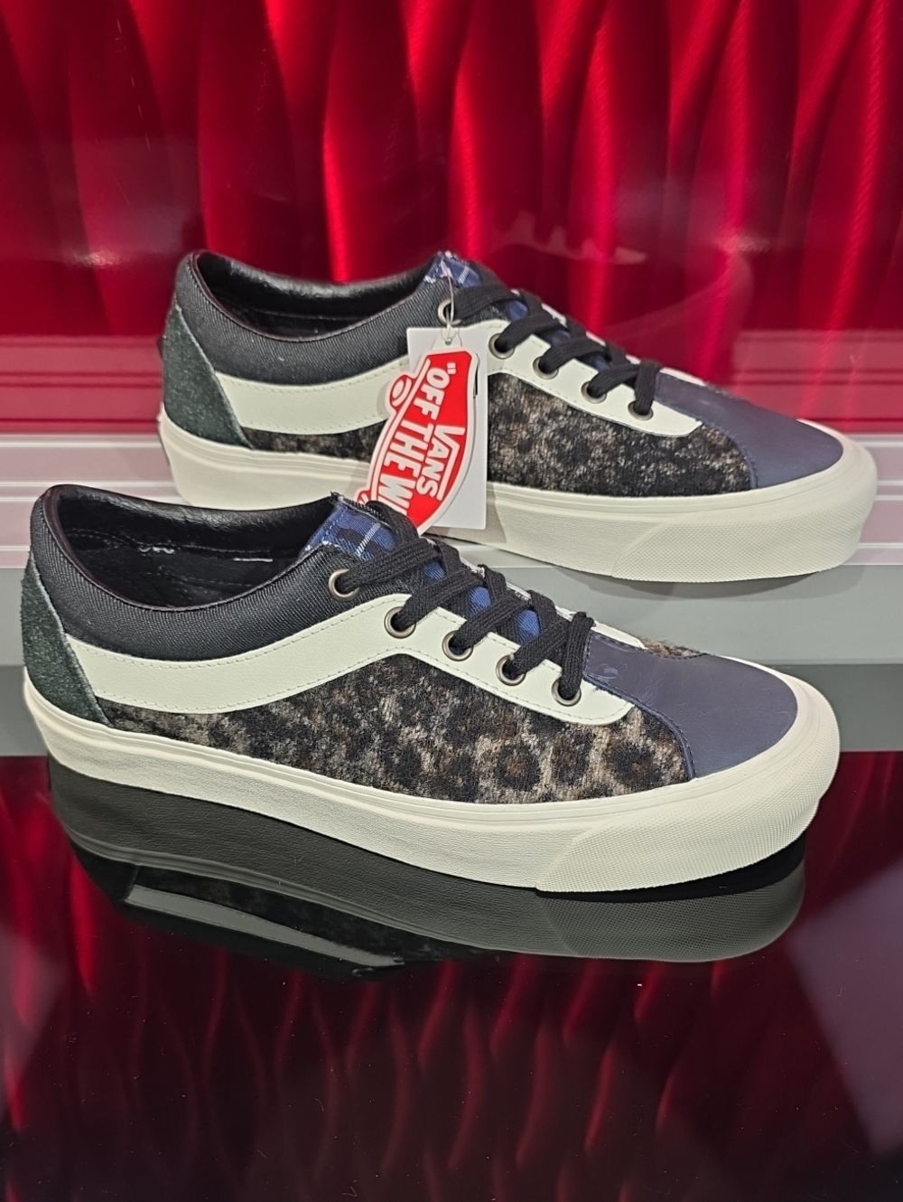 Vans Bold Ni Bender Panther Black Low Top Sneakers US Men 8.5 US Women 10